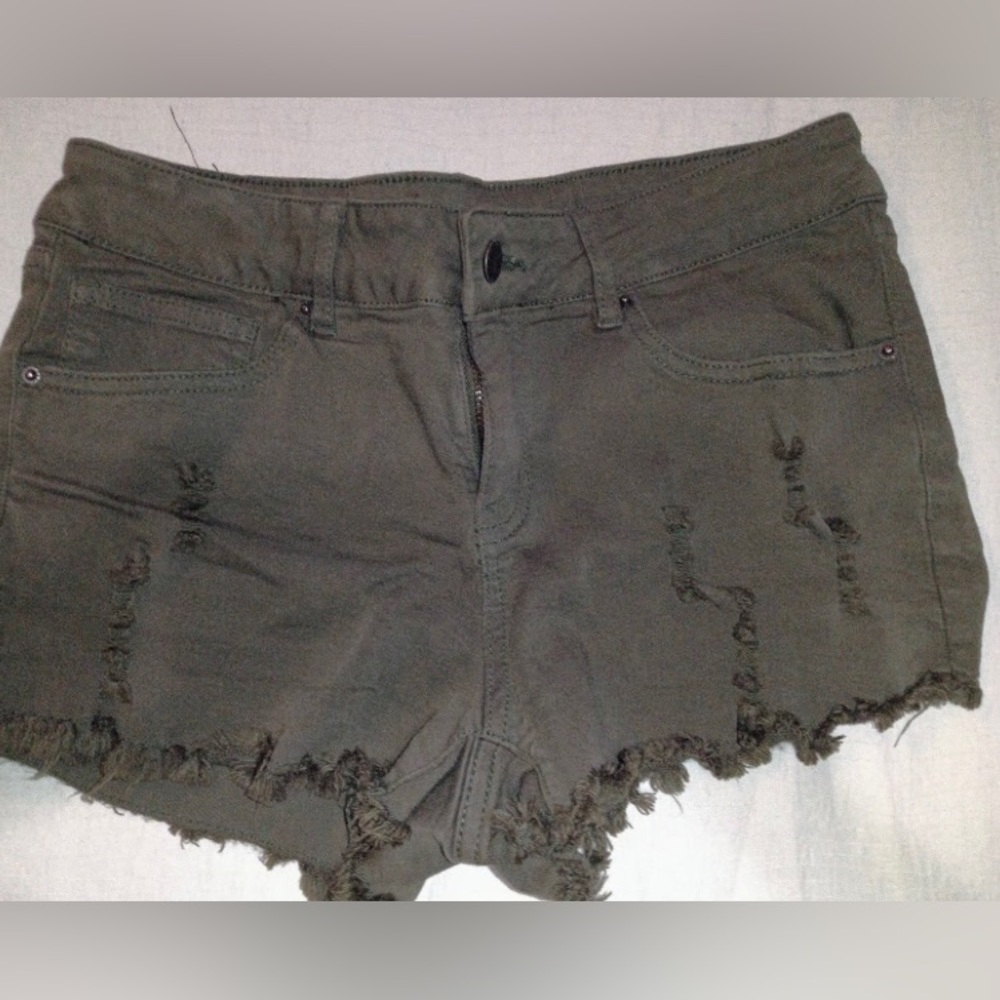 Comfy green shorts